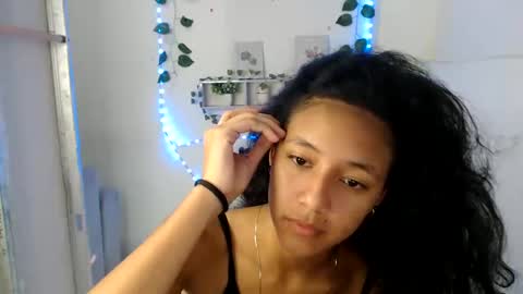 lolita online show from December 6, 2024, 4:47 am