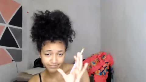 lolita online show from December 18, 2024, 1:23 pm