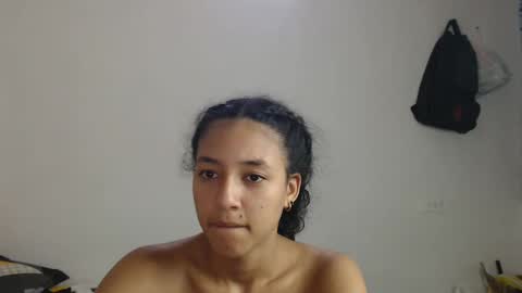 lolita online show from February 10, 2025, 6:35 pm