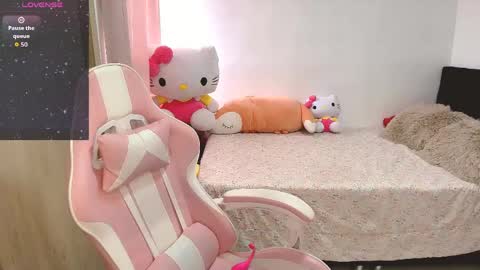 Leyla  online show from April 29, 2026, 3:49 pm