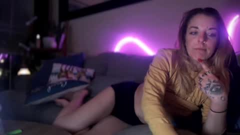 Hornystonerchick online show from December 16, 2024, 4:02 am