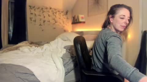 Hornystonerchick online show from March 3, 2025, 7:43 am