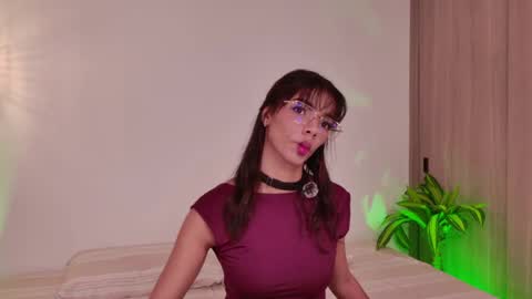 Snapshot of lia_girl2 chatting on May 1, 2026, 5:12 am Lia online show from May 1, 2026, 5:12 am