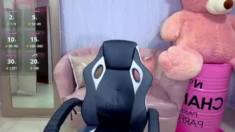 lia_harper_t online show from July 6, 2026, 12:57 pm