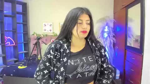 Snapshot of lia_keen chatting on February 21, 2025, 8:27 pm lia online show from February 21, 2025, 8:27 pm