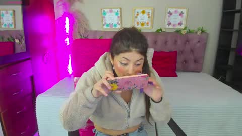 Snapshot of lia_keen chatting on September 27, 2025, 8:25 pm lia online show from September 27, 2025, 8:25 pm