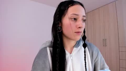 Snapshot of lia_queen610 chatting on March 5, 2025, 1:42 am Little Queen Lia  online show from March 5, 2025, 1:42 am
