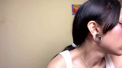 Little Queen Lia  online show from February 20, 2026, 11:27 pm