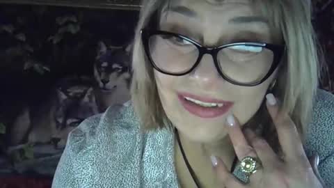 lia_raysss online show from April 23, 2026, 8:22 pm
