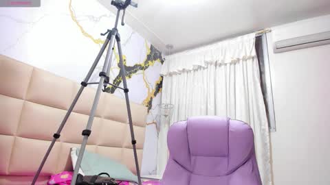 Lia online show from February 20, 2026, 12:16 pm