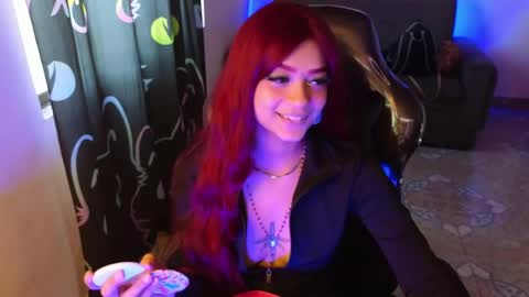 lia_varel online show from May 4, 2026, 1:18 pm