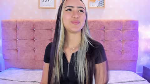 Snapshot of liaa_18 chatting on February 5, 2025, 9:36 am Liaa online show from February 5, 2025, 9:36 am