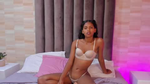 Snapshot of liaa_taylor1 chatting on March 6, 2025, 1:48 am Lia online show from March 6, 2025, 1:48 am