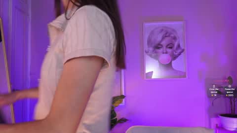 Lia  online show from April 1, 2026, 1:41 pm