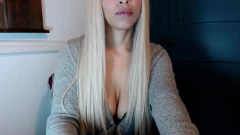 Lia Divina online show from February 2, 2026, 6:45 am