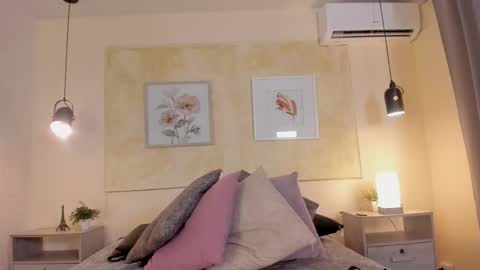 Lia Flame online show from February 11, 2026, 7:52 pm