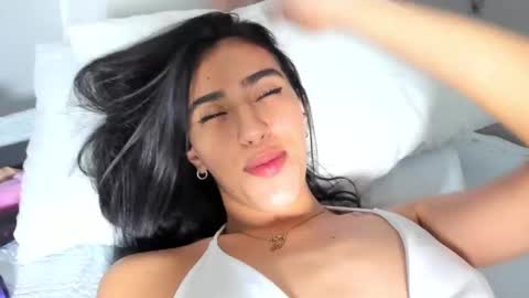 Lia online show from February 9, 2025, 6:05 pm