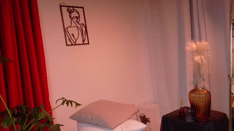 LiaFox b online show from June 27, 2026, 3:44 am