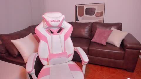 Snapshot of liahjhons chatting on February 10, 2026, 7:18 pm Liah online show from February 10, 2026, 7:18 pm