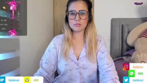 Snapshot of liahkimi chatting on December 4, 2024, 10:19 pm Lia  online show from December 4, 2024, 10:19 pm