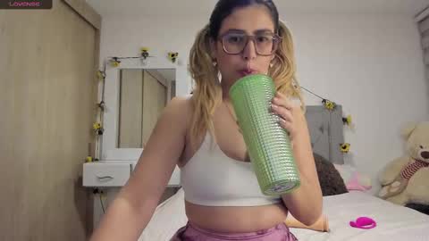 Snapshot of liahkimi chatting on February 21, 2025, 2:06 am Lia  online show from February 21, 2025, 2:06 am