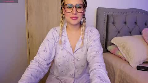 Snapshot of liahkimi chatting on September 25, 2025, 12:03 am Lia  online show from September 25, 2025, 12:03 am