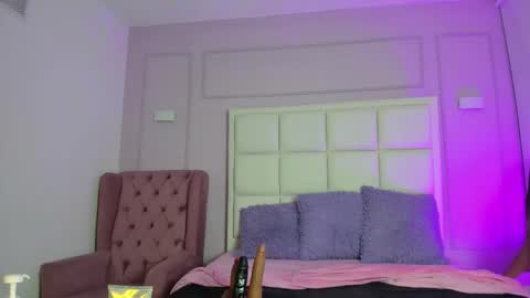 liajohnnson online show from March 18, 2026, 3:42 am