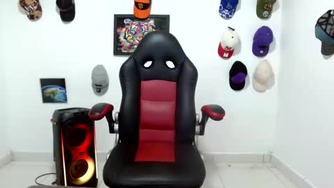 Andres online show from May 10, 2026, 9:53 pm