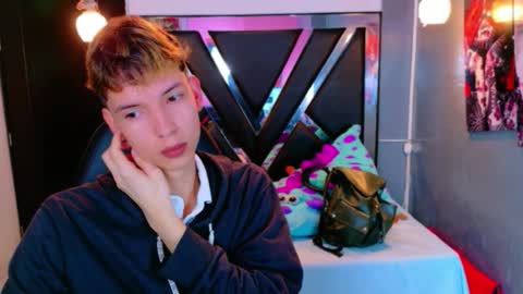 liam_green1 online show from February 23, 2026, 12:02 pm