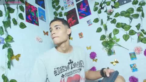 liam_honey18 online show from April 28, 2026, 4:28 am