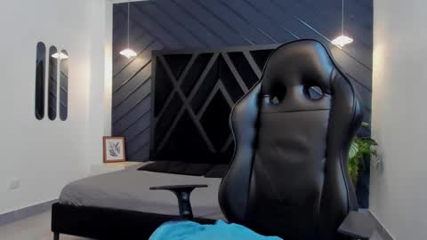 LIAM KLEIN online show from October 25, 2025, 11:29 am