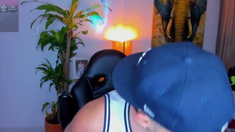 liam online show from February 9, 2025, 3:32 am