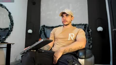 Liam online show from December 20, 2025, 10:39 pm