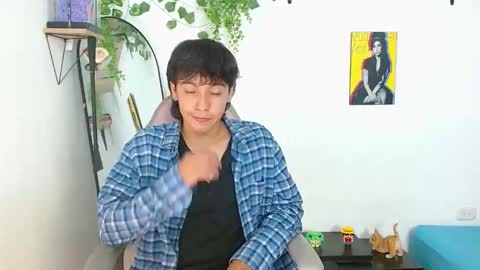 Snapshot of liam_xul chatting on October 27, 2025, 8:24 pm liamxul online show from October 27, 2025, 8:24 pm