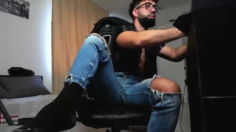 Snapshot of liamaesthetic chatting on February 9, 2026, 7:34 am Liam online show from February 9, 2026, 7:34 am