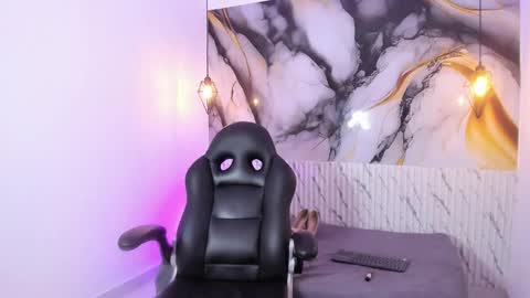 liamcardona online show from November 6, 2025, 3:29 am