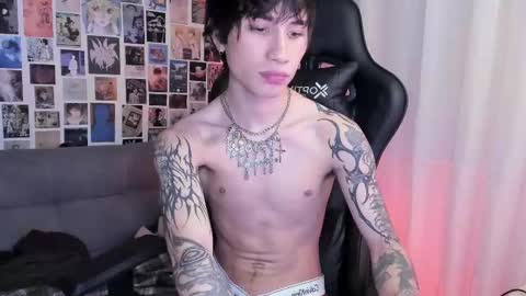 Snapshot of liamelf chatting on March 5, 2025, 7:27 am Liam online show from March 5, 2025, 7:27 am