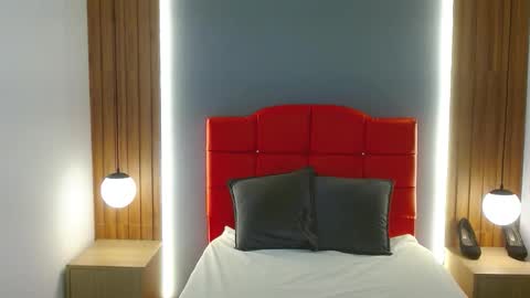 L I A M O N R O E online show from February 6, 2026, 12:08 pm