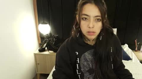 L I A M O N R O E online show from March 22, 2026, 12:19 pm