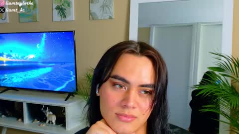 Snapshot of liamtaylor_ chatting on October 22, 2025, 3:51 am Tell me Liam online show from October 22, 2025, 3:51 am