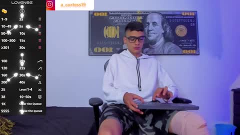 Snapshot of lian_23_ chatting on January 1, 2025, 11:51 pm    online show from January 1, 2025, 11:51 pm