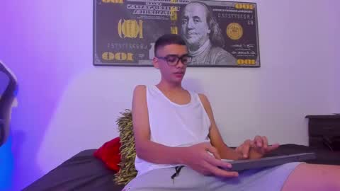 Snapshot of lian_23_ chatting on March 12, 2025, 12:36 pm    online show from March 12, 2025, 12:36 pm
