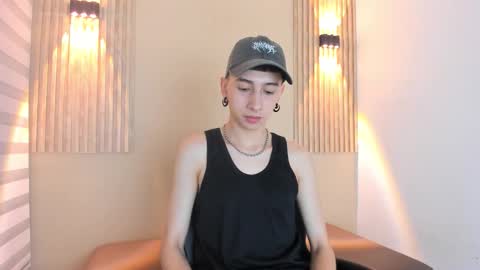 Snapshot of lian_cameron chatting on February 4, 2026, 3:56 am lian_cameron online show from February 4, 2026, 3:56 am
