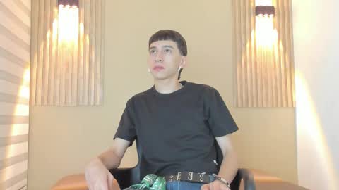 Snapshot of lian_cameron chatting on February 17, 2026, 3:58 am lian_cameron online show from February 17, 2026, 3:58 am