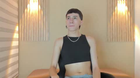 Snapshot of lian_cameron chatting on February 18, 2026, 3:46 am lian_cameron online show from February 18, 2026, 3:46 am