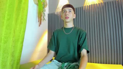 Snapshot of lian_cameron chatting on March 2, 2026, 4:03 am lian_cameron online show from March 2, 2026, 4:03 am