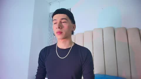 Snapshot of lian_cameron chatting on June 2, 2026, 3:52 am lian_cameron online show from June 2, 2026, 3:52 am