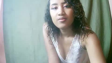Liana9794 online show from May 18, 2026, 1:06 pm