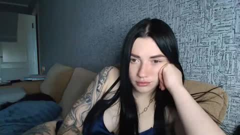 liana_diva online show from April 17, 2026, 4:10 pm