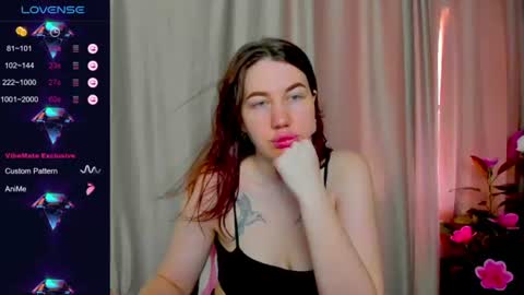 lianawow_ online show from June 25, 2026, 2:11 am